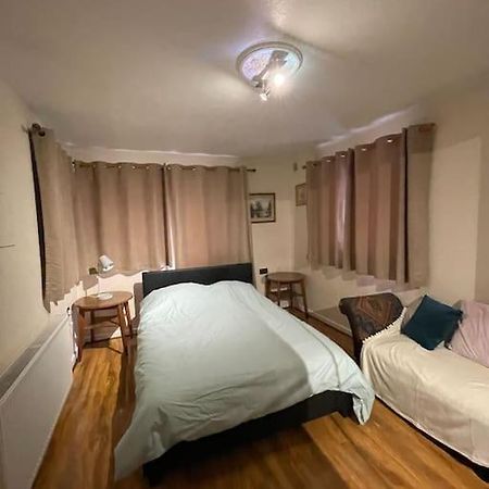 Spacious Bungalow In London, Near Central London, The Excel Centre And The O2, Ideal For Families Exteriör bild