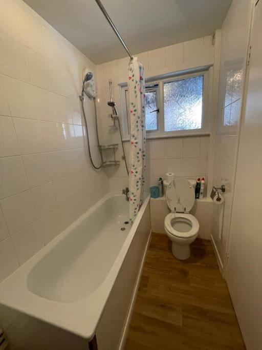 Spacious Bungalow In London, Near Central London, The Excel Centre And The O2, Ideal For Families Exteriör bild