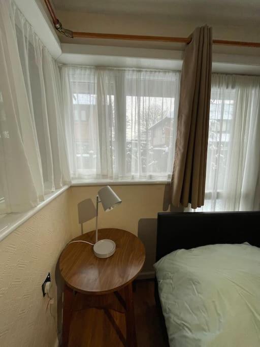 Spacious Bungalow In London, Near Central London, The Excel Centre And The O2, Ideal For Families Exteriör bild