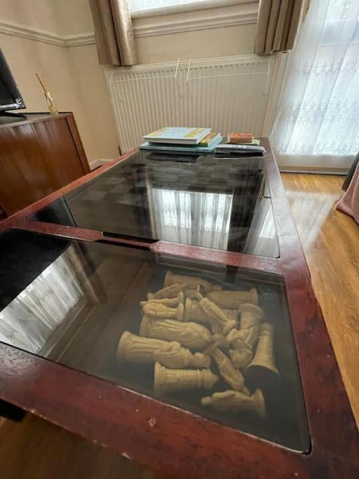 Spacious Bungalow In London, Near Central London, The Excel Centre And The O2, Ideal For Families Exteriör bild