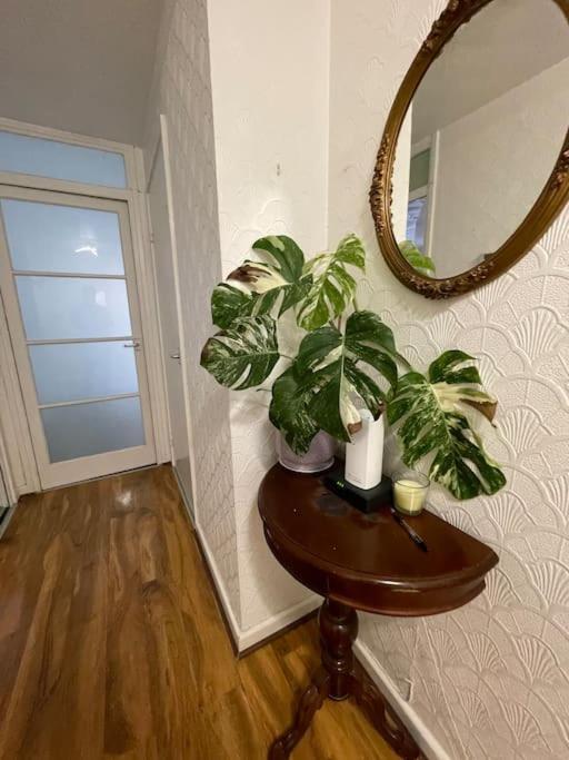 Spacious Bungalow In London, Near Central London, The Excel Centre And The O2, Ideal For Families Exteriör bild